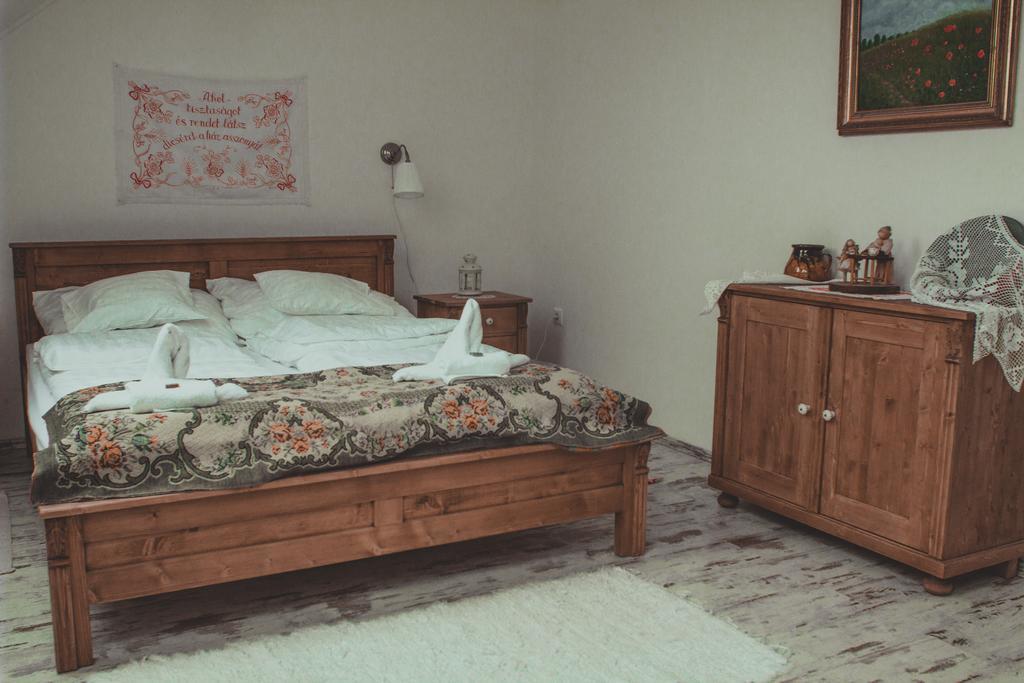 Deak Udvarhaz Hotel Kakucs Cameră foto