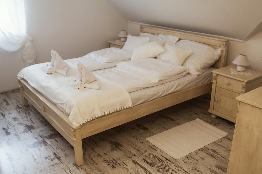 Deak Udvarhaz Hotel Kakucs Cameră foto