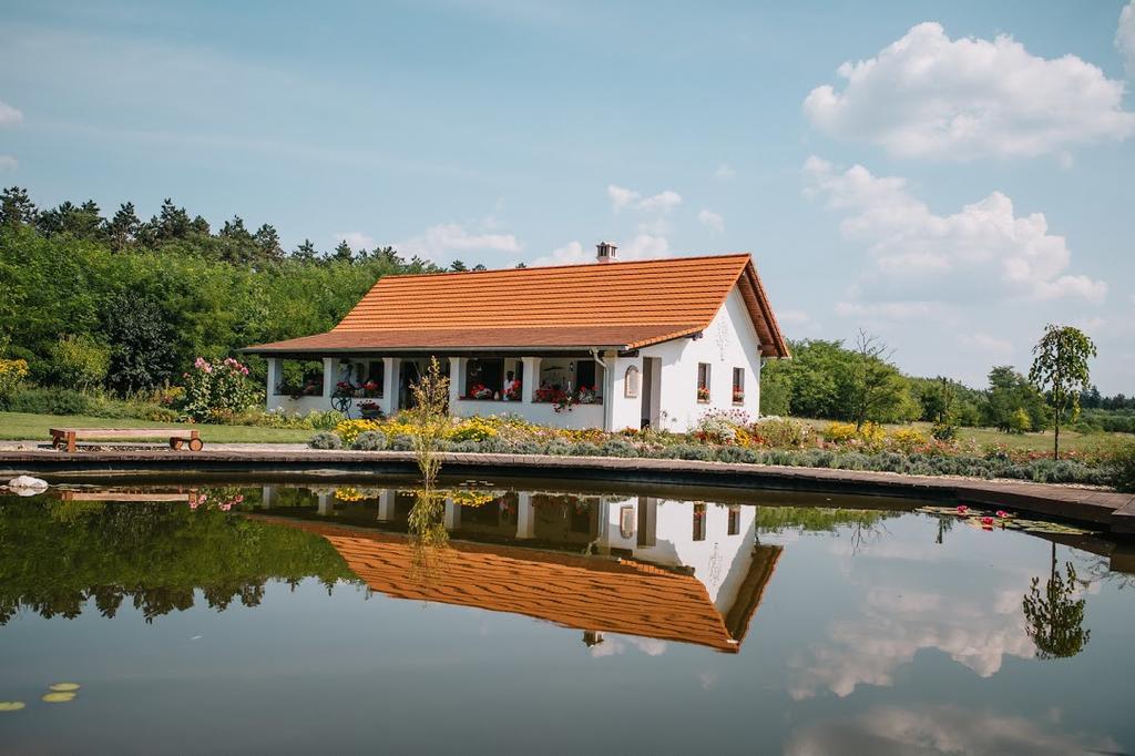 Deak Udvarhaz Hotel Kakucs Exterior foto